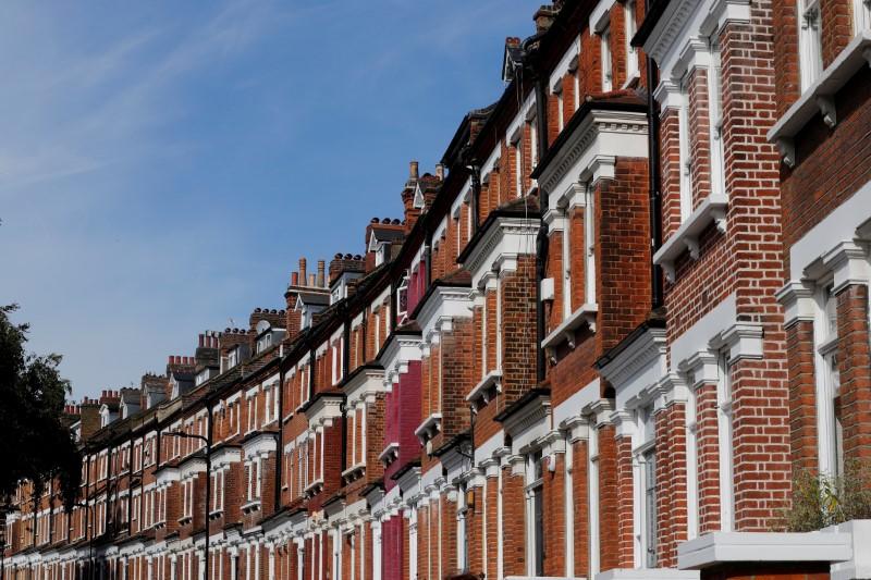 Is there an opportunity for British Arabs to invest in real estate?